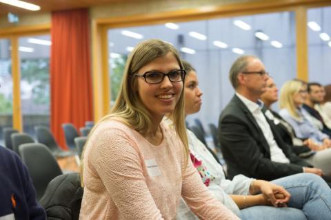 Ist Marktforschung professionelles Kaffeesatzlesen? KV Luzern Berufsakademie